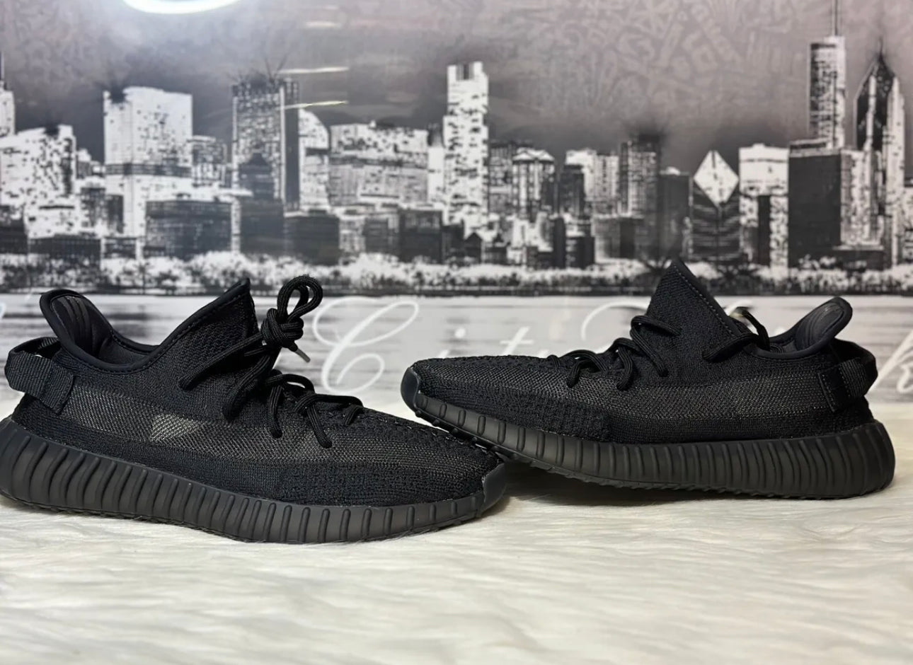 ADIDAS YEEZY BOOST 350 V2 ONYX HQ4540 ChampCityKickz ADIDAS YEEZY BOOST 350 V2 ONYX HQ4540 ChampCityKickz