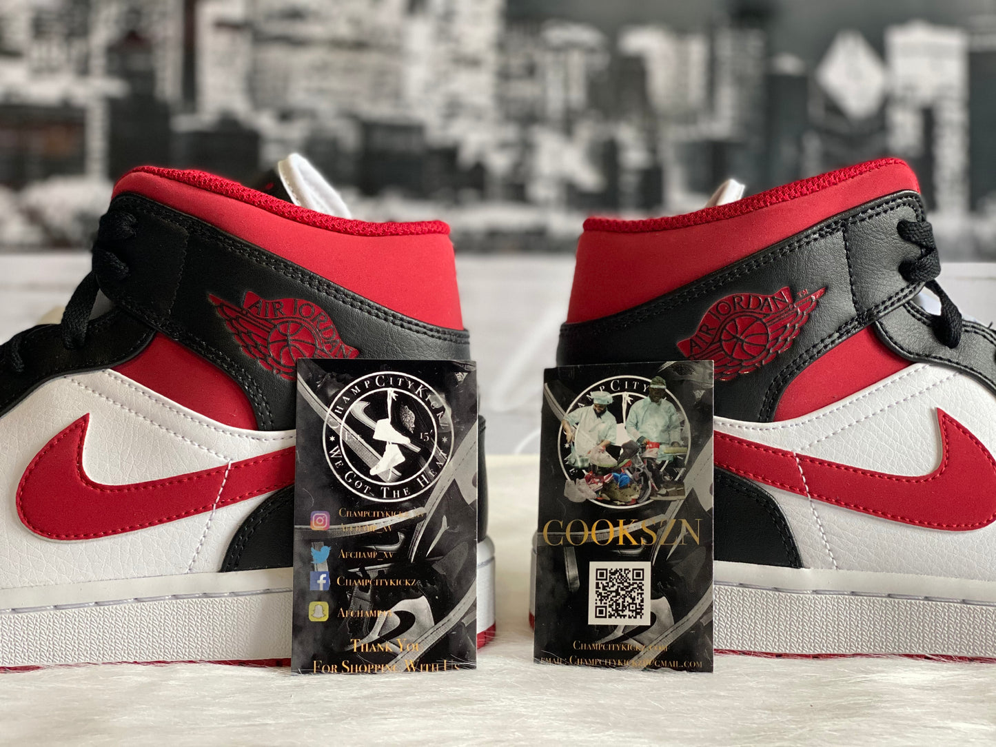 AIR JORDAN 1 MID GYM RED 554724-122