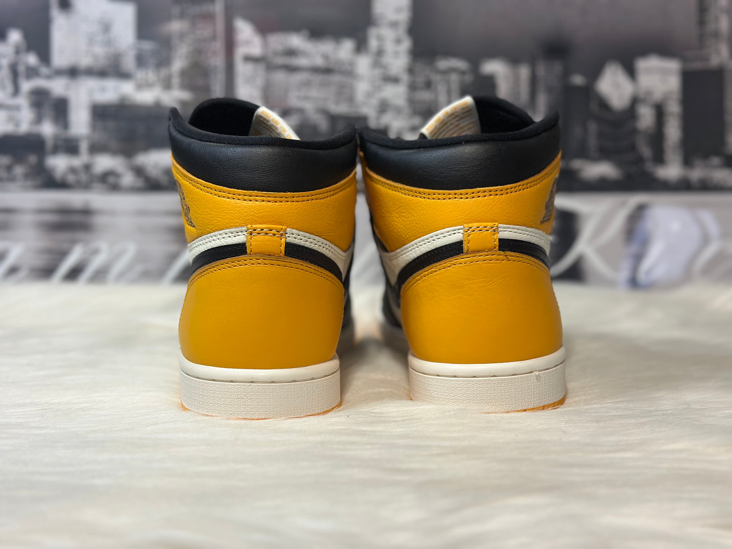 Nike Air Jordan Retro 1 Og High Taxi Yellow Toe 555088-711