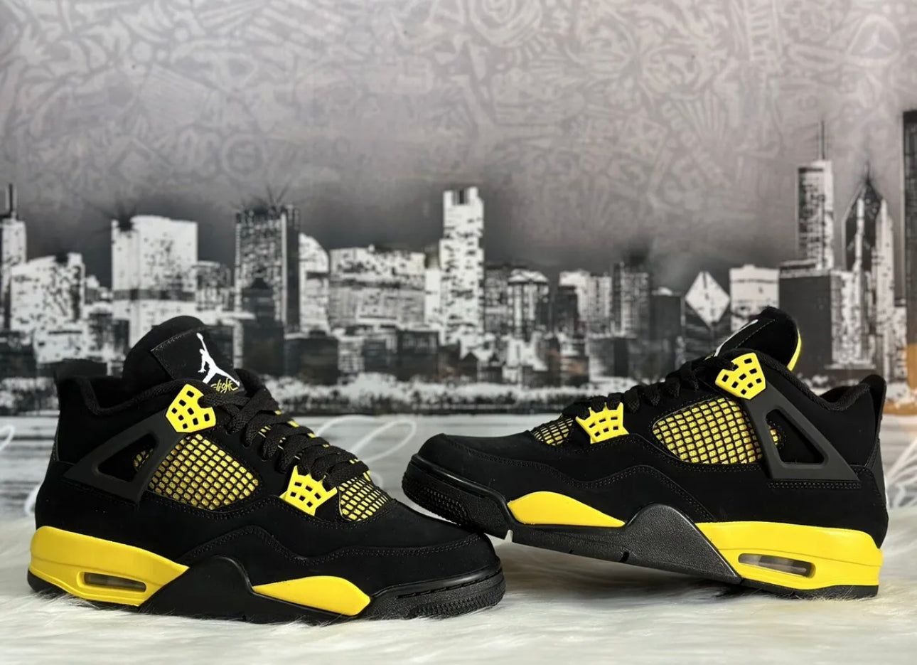 AIR JORDAN RETRO 4 THUNDER DH6927-017